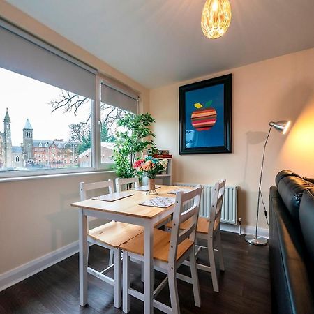 1 Bd Apt In Historical W Belfast Close To Centre المظهر الخارجي الصورة
