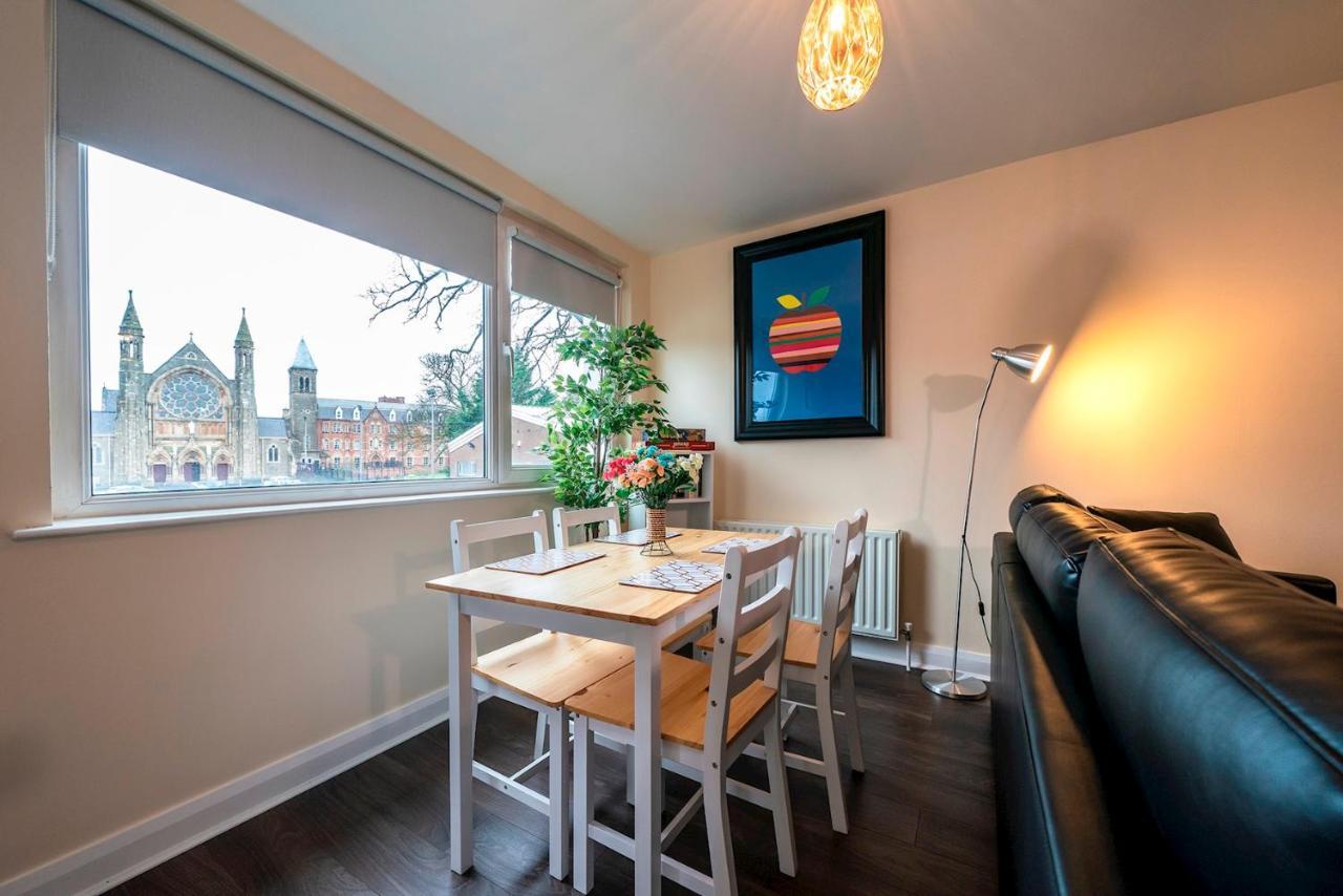 1 Bd Apt In Historical W Belfast Close To Centre المظهر الخارجي الصورة