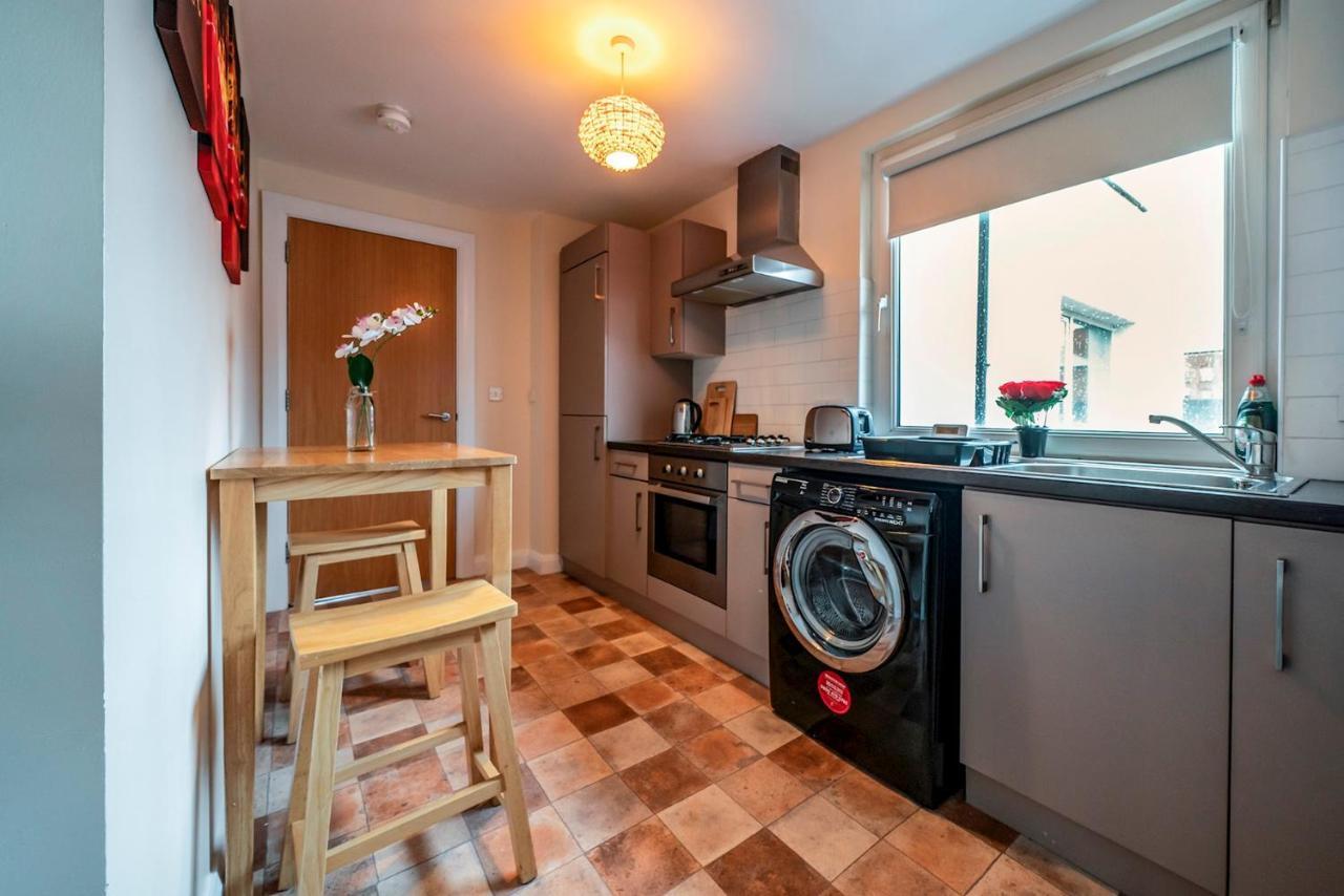 1 Bd Apt In Historical W Belfast Close To Centre المظهر الخارجي الصورة