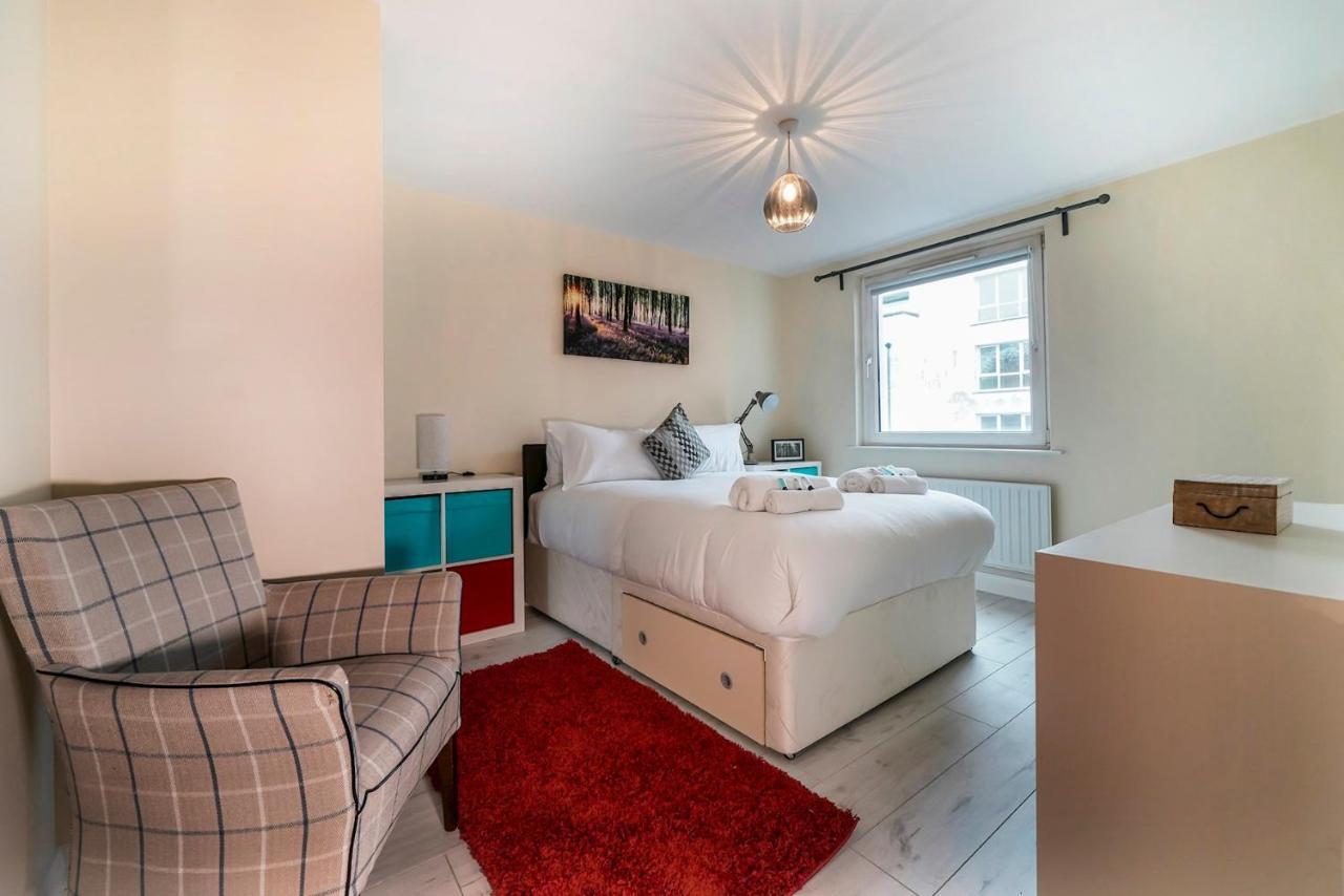 1 Bd Apt In Historical W Belfast Close To Centre المظهر الخارجي الصورة